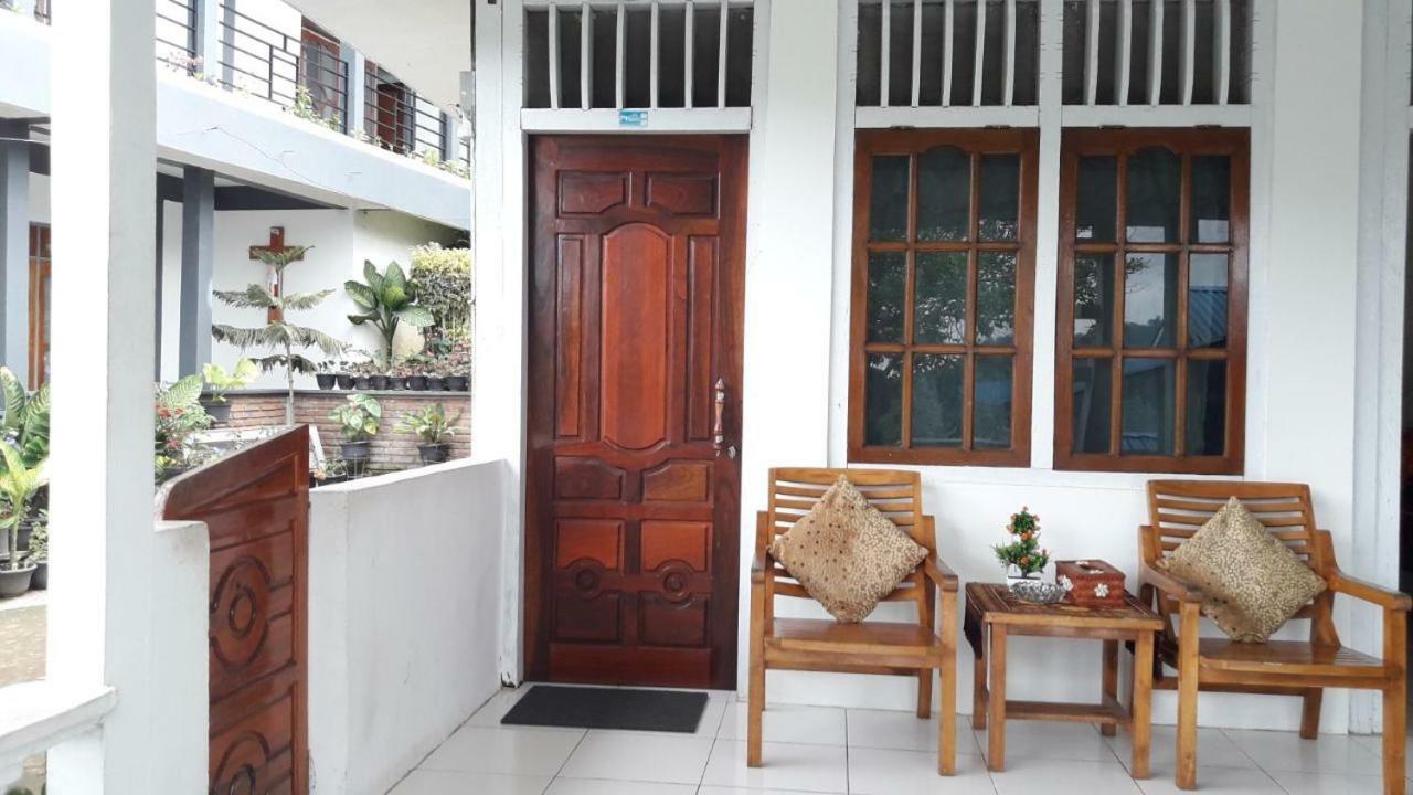 Bintang Bungalow Tour & Travel Kelimutu Exterior photo