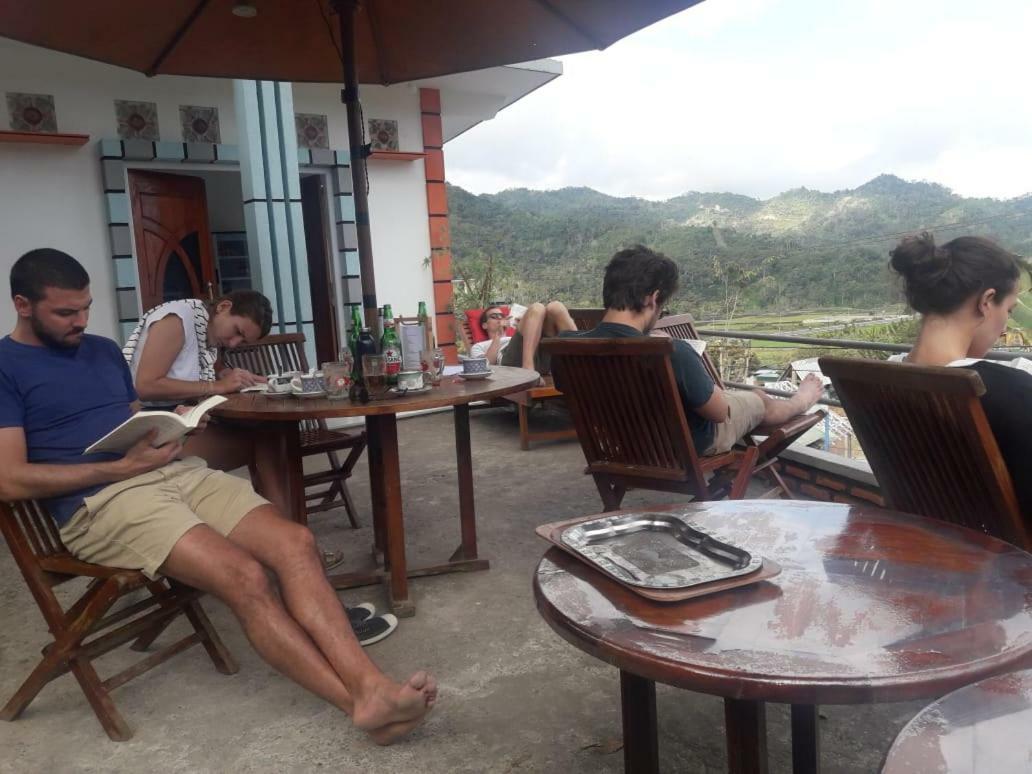 Bintang Bungalow Tour & Travel Kelimutu Exterior photo